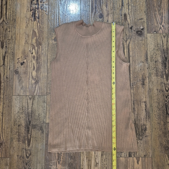 Yest Sleeveless Brown Ribbed Turtleneck Size 12 XL - Picture 7 of 8